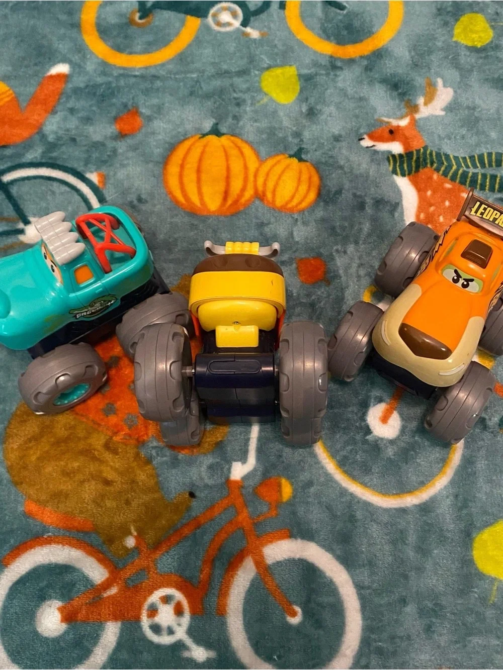Crocodile/Leopard/Bull Pull Back Motor Monster Trucks Toy Cars Set - 3 Pack